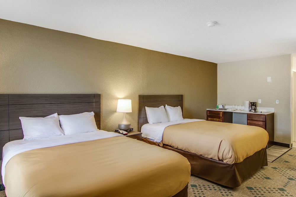 Suite, 2 Queen Beds, Non Smoking (Efficiency) - Photo 1