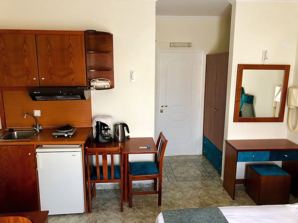 Deluxe Triple Room, 1 Bedroom photo 2
