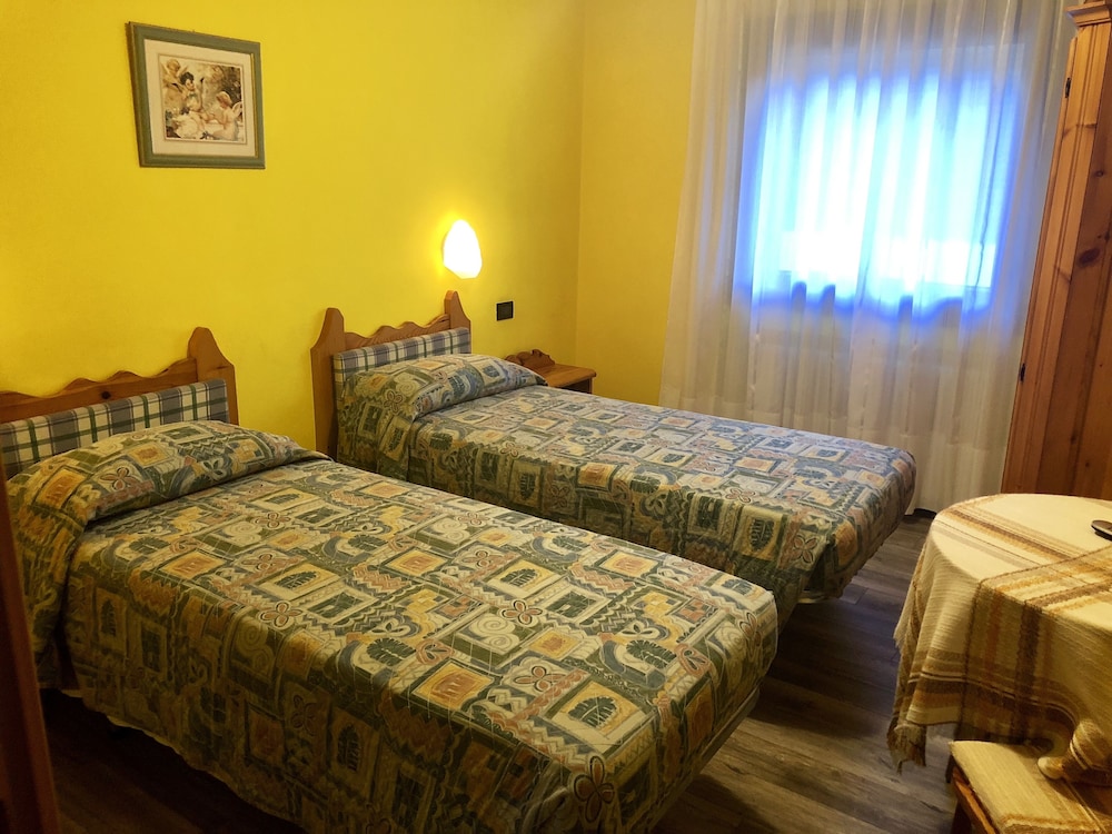 Standard Double Room, 2 Twin Beds, Garden View photo 2