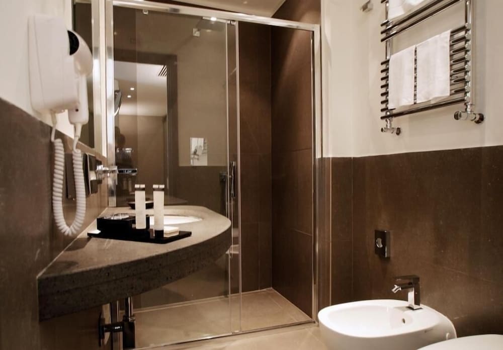 Deluxe Double Room, 1 Double or 2 Twin Beds photo 3