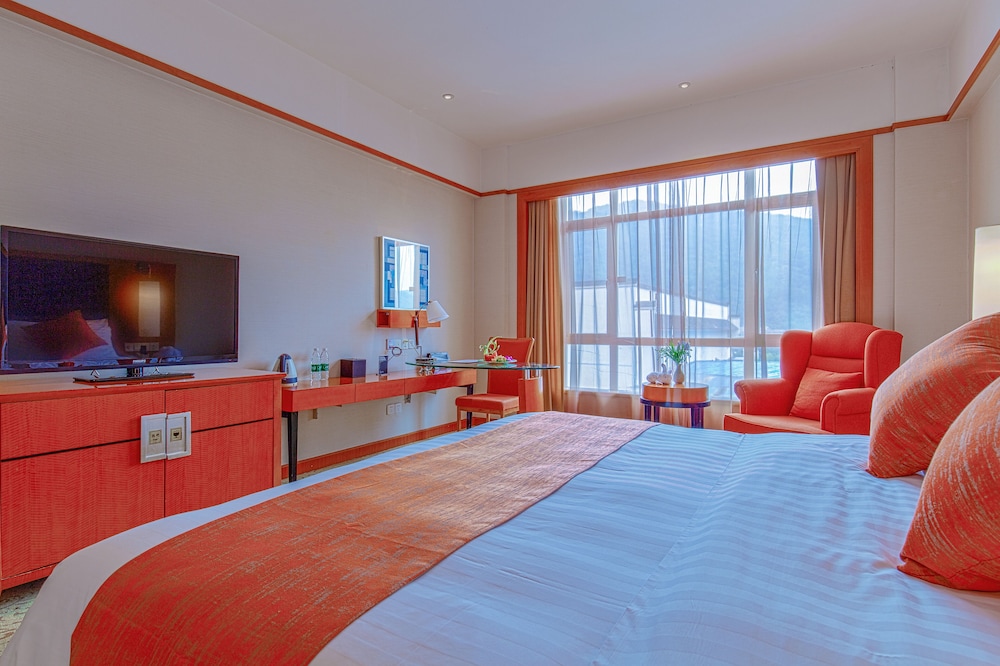 Superior Room, 1 King Bed - Photo 4