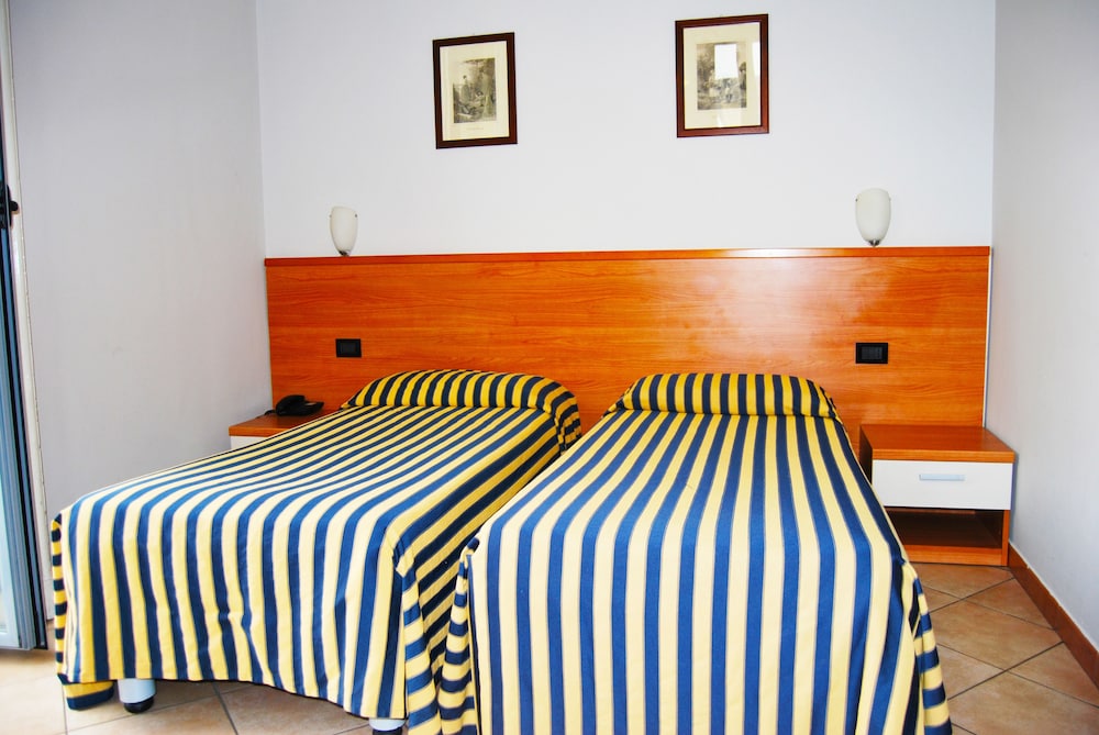 Standard Room, 2 Twin Beds