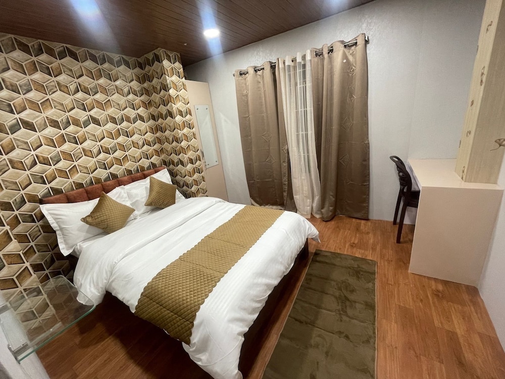 Double Room, Balcony, City View photo 1