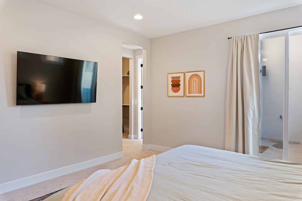 Townhome, 5 Bedrooms