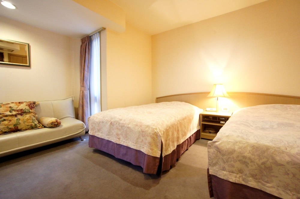 Twin Room B, Smoking photo 2