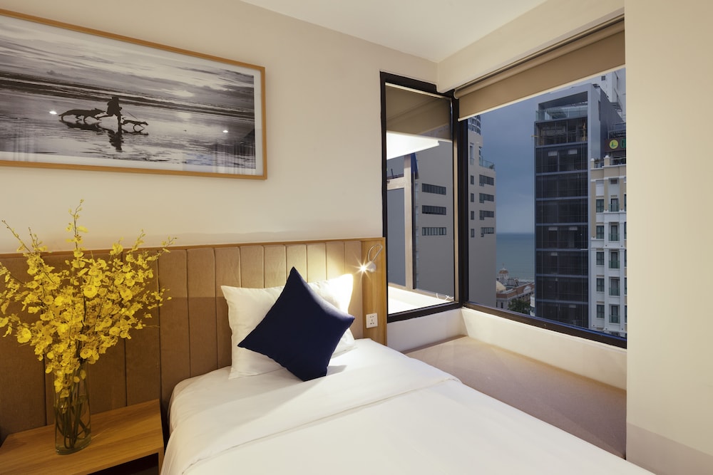 Executive Double or Twin Room, Balcony, Tower photo 3