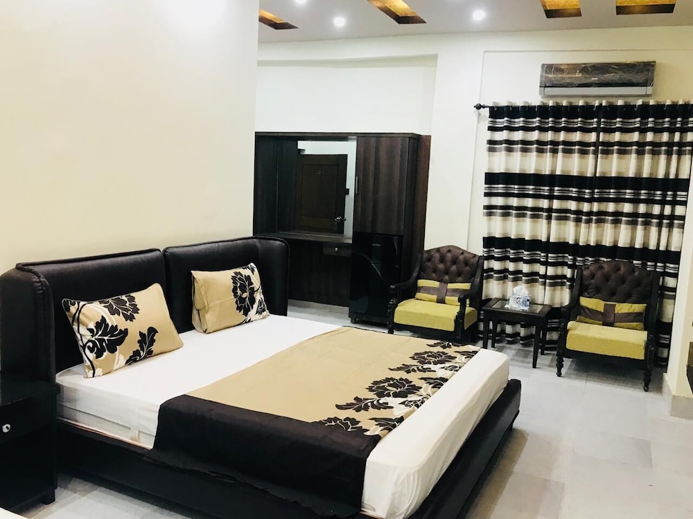 Classic Double or Twin Room