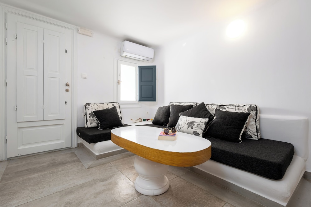 Suite with Heated Plunge Pool - Photo 4