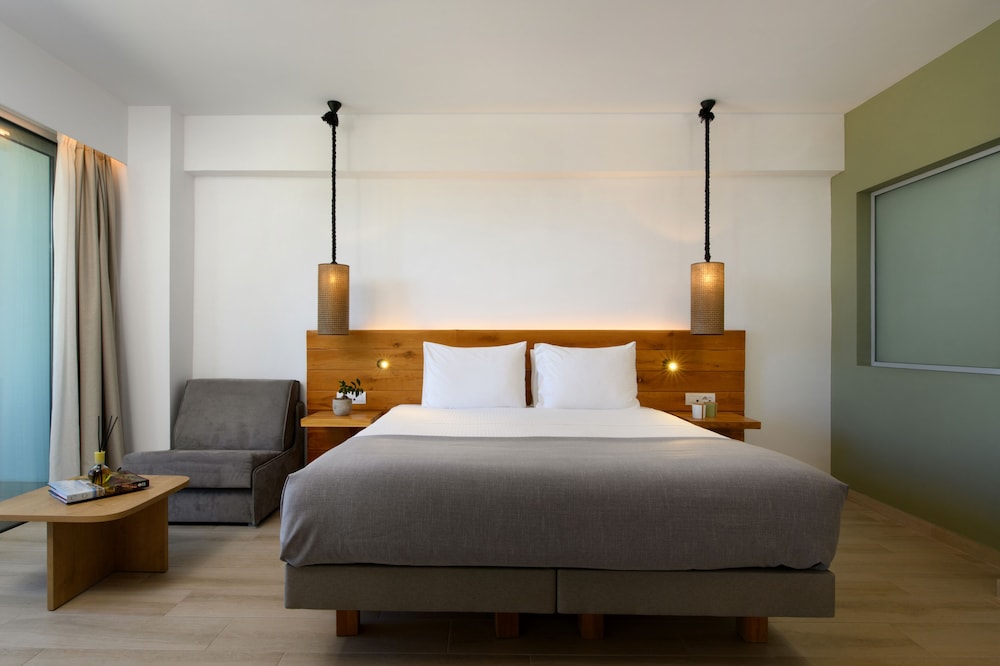 Essential Suite with Sea View - Photo 4