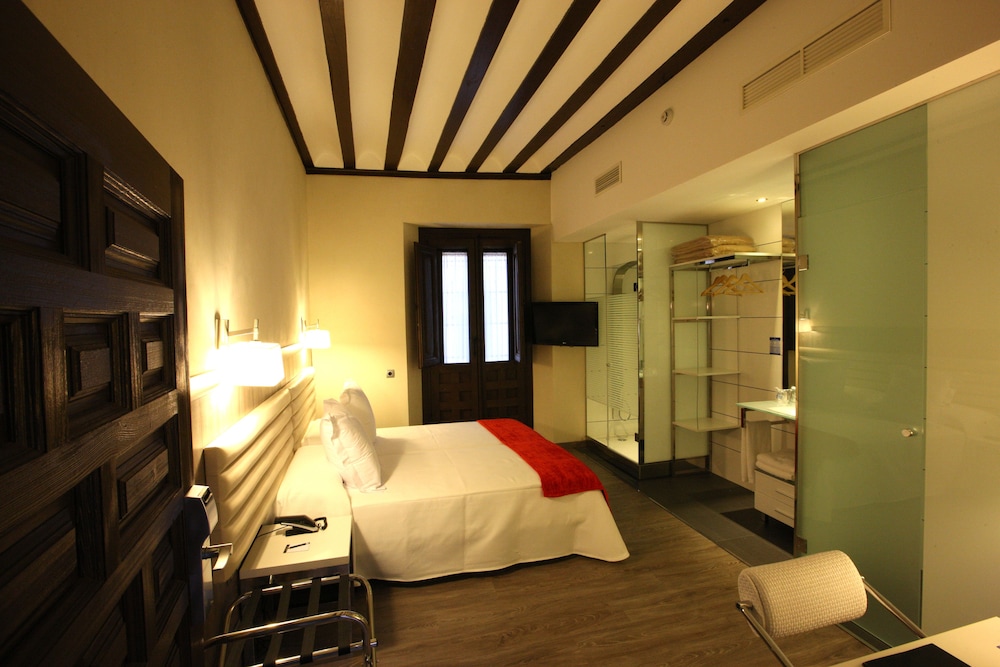 Standard Double Room - Photo 3