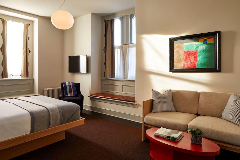 Pearl Street Queen Suite photo 1