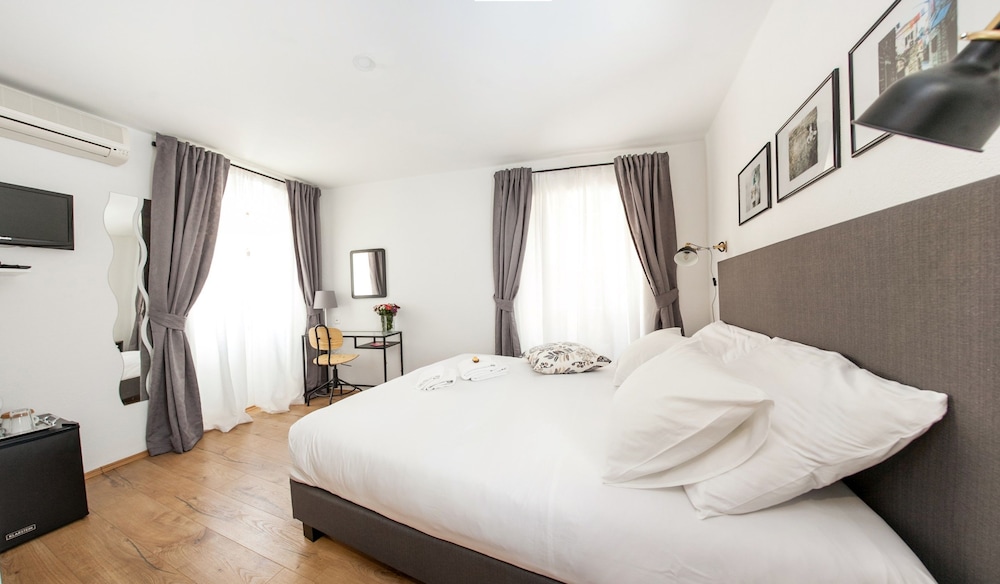 Deluxe Double Room, 1 Queen Bed