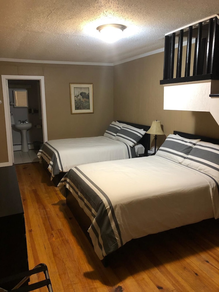 Motel Strip 3 photo 1