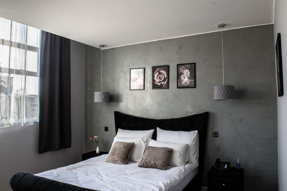 Executive Room, 1 King Bed, City View photo 3