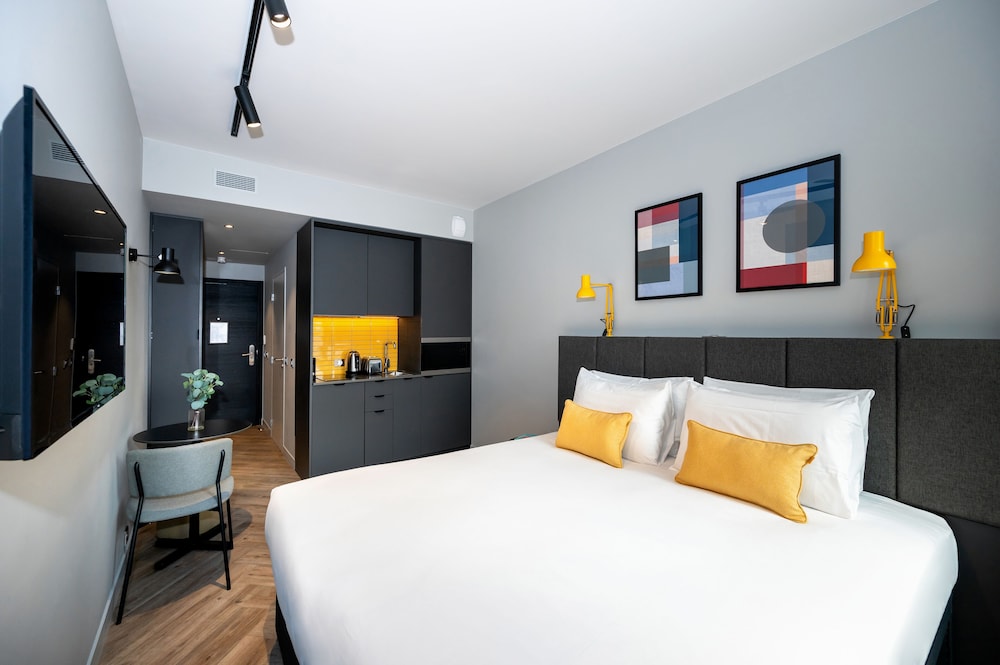 Studio Apartment (2 Adults)