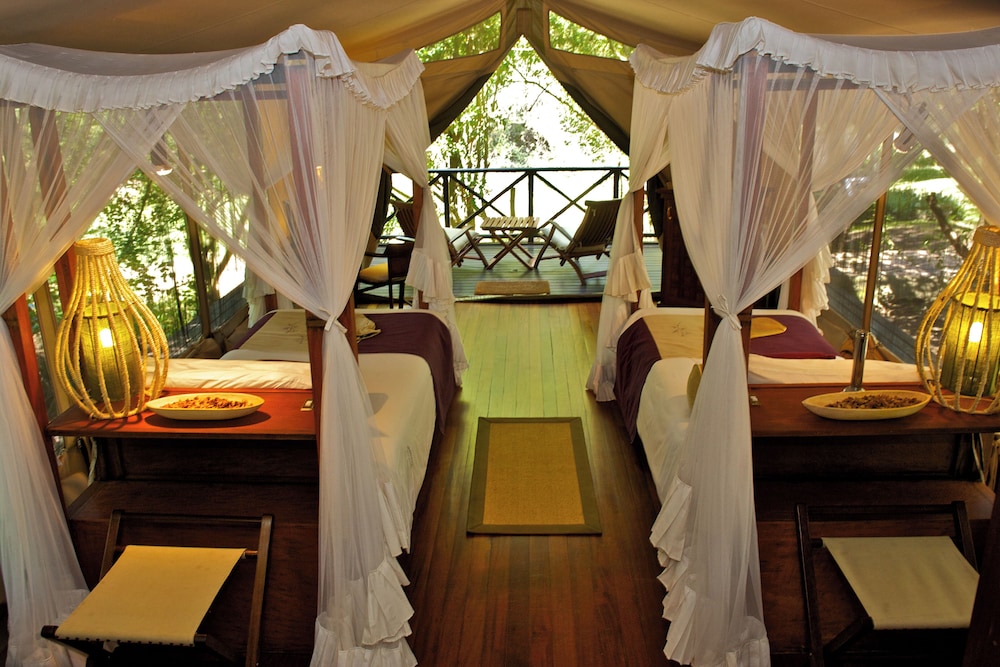 Deluxe Tent (3 Safaris included) photo 2