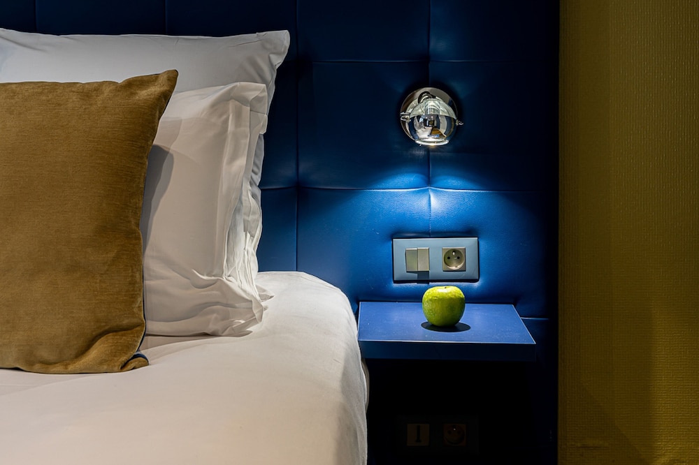 Superior Room, 1 Queen Bed photo 2