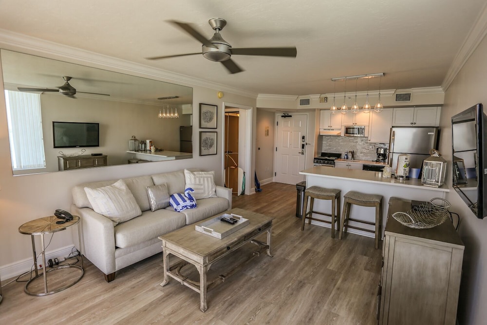 315826548 Condo, 1 King Bed With Sofa Bed, Private Pool, Beach View (403 - No Pets Allowed)