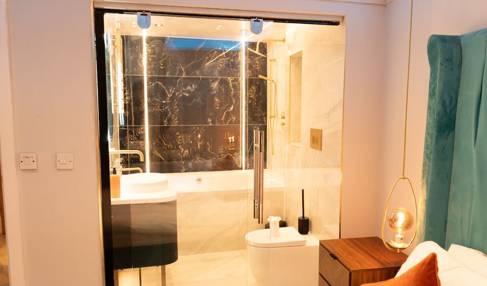 Standard Apartment, Hot Tub - Photo 13