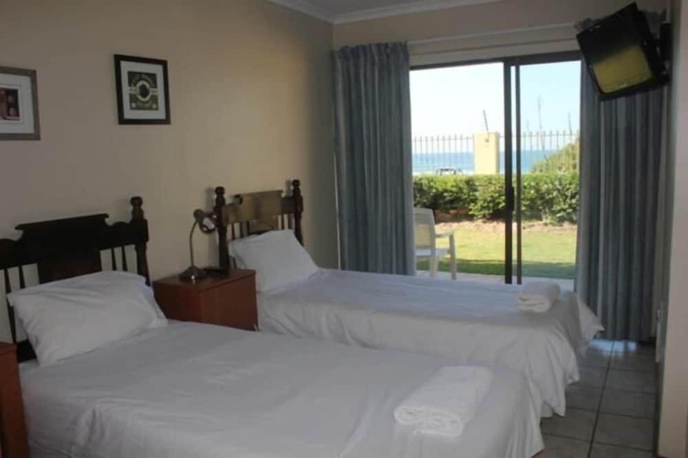 Standard Twin Room - Photo 4