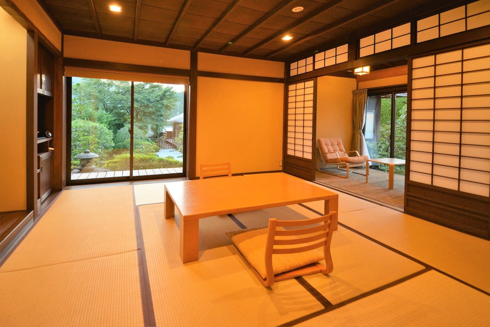 Japanese-style Room “Yamabuki”