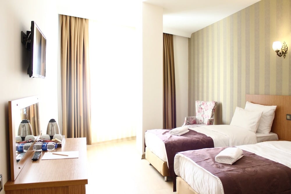 Standard Twin Room, 2 Twin Beds, Non Smoking, City View photo 2