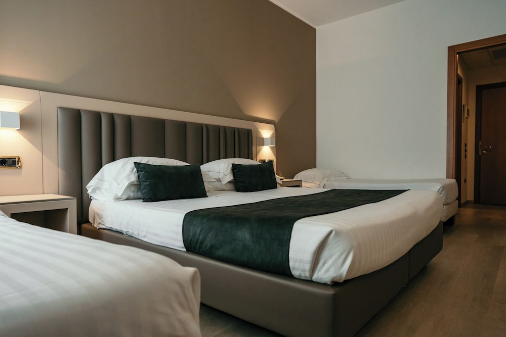 Deluxe Quadruple Room
