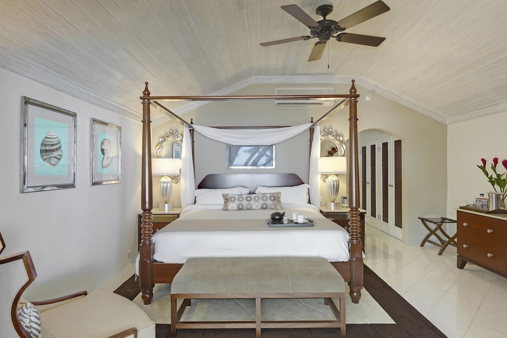 Luxury Room, 1 King Bed, Balcony, Poolside photo 1