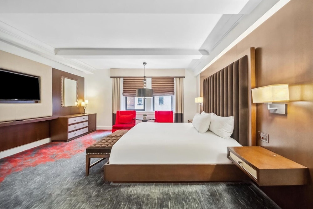 1 King Bed Mobility Accessible Room