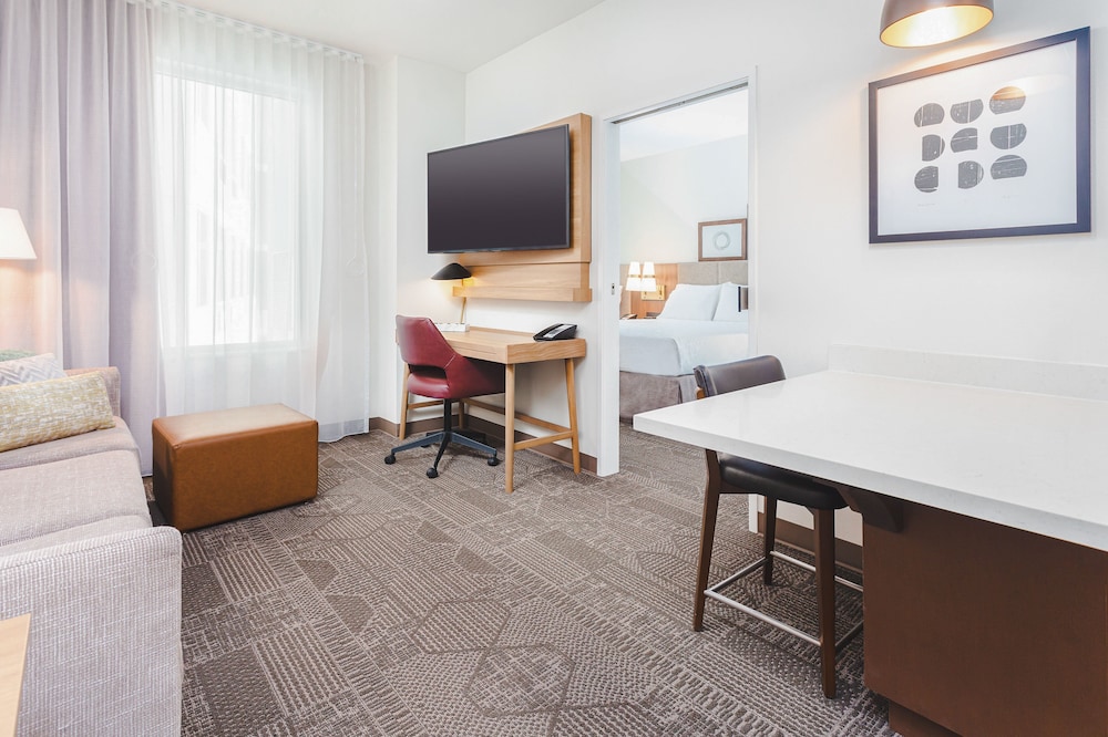 Suite, 2 Bedrooms, Accessible Bathtub, Kitchen (Mobility) - Photo 8