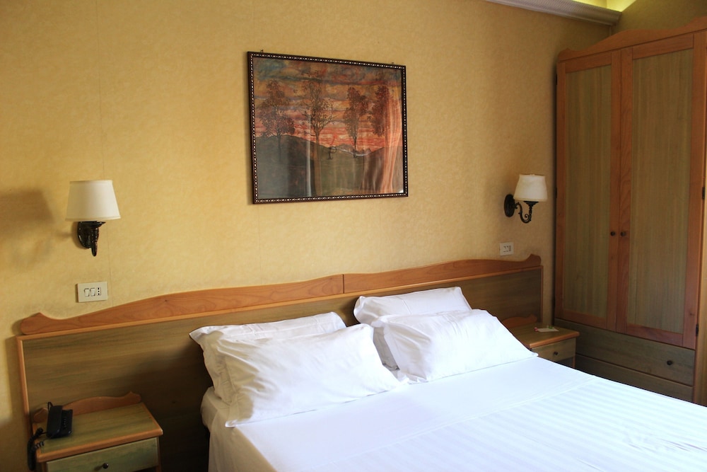 Classic Double Room photo 1