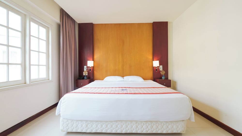 Standard Double or Twin Room - Photo 8