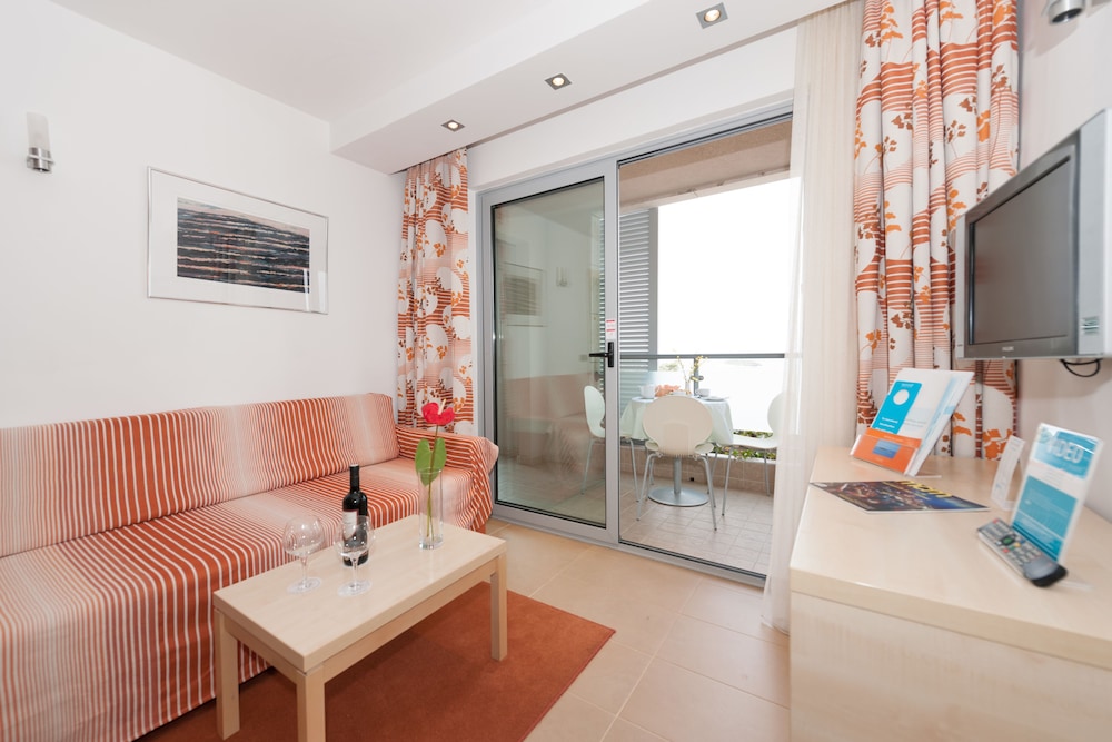 Superior Apartment, 2 Bedrooms (for 5) photo 1