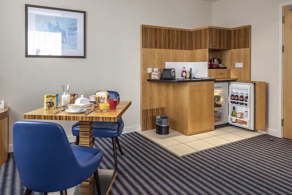Suite, 1 Double Bed - Photo 5