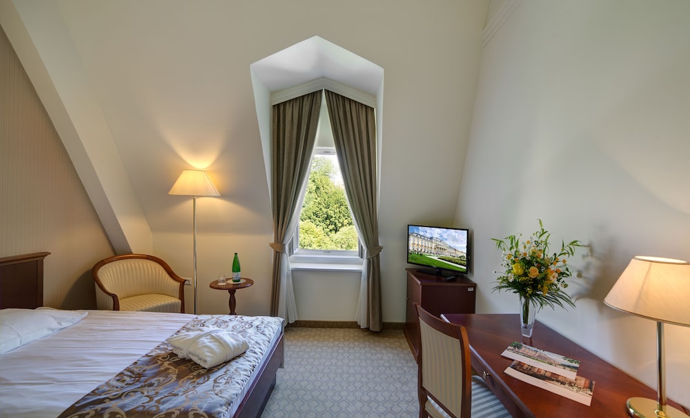 Premium Single Room - 4 Star (historic building) photo 2