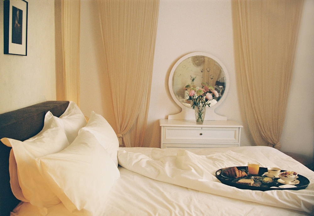 Suite (Artist Atelier) photo 1