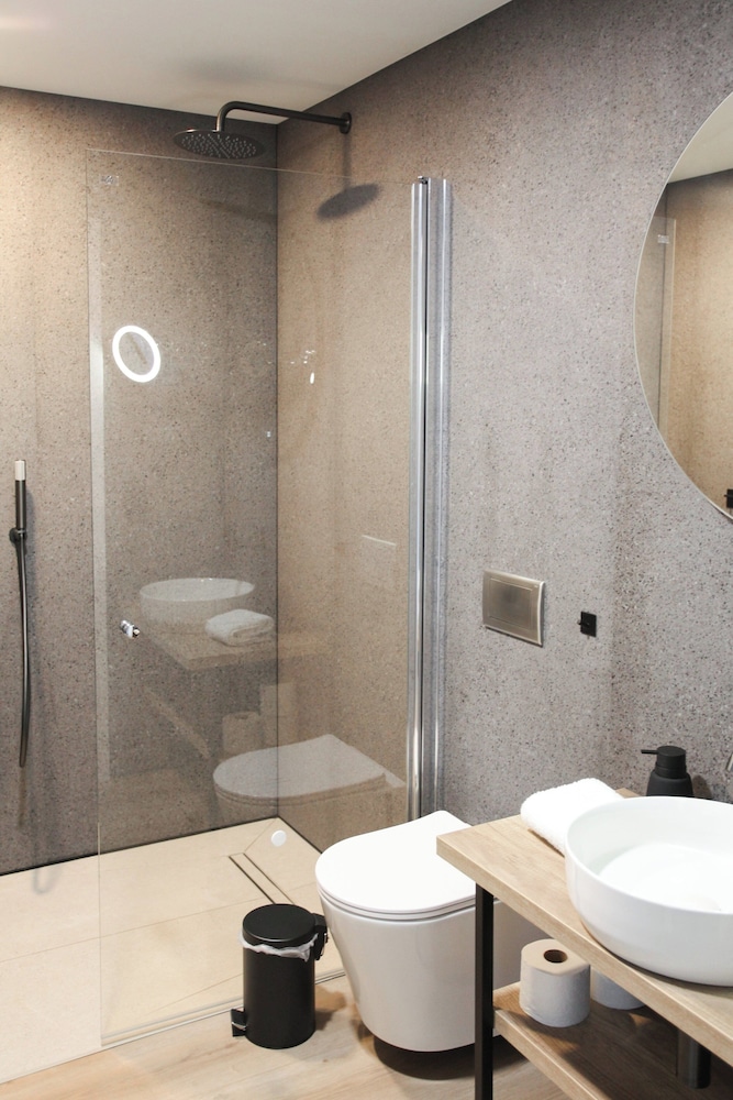 Double Room, Mobility Accessible photo 3