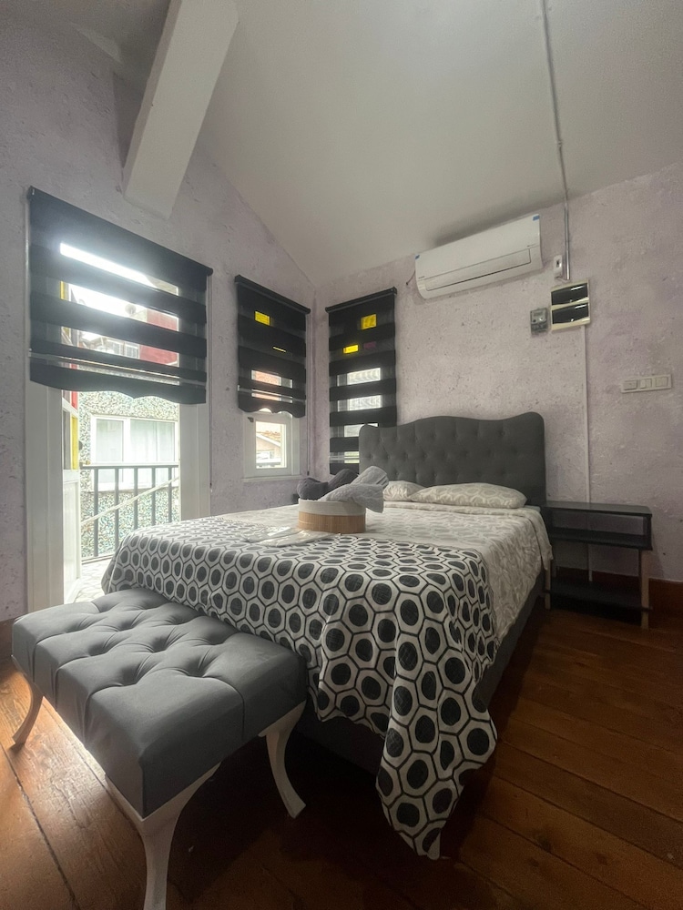 Exclusive Apartment photo 1