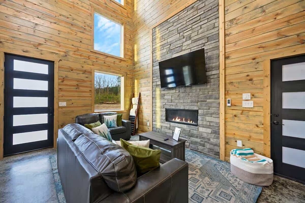 Cabin, Multiple Beds, Hot Tub, Garden View (Bearly Creekin')
