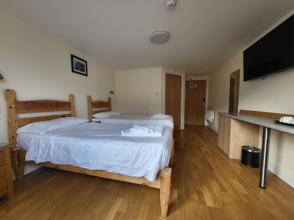 Twin Room - Photo 3