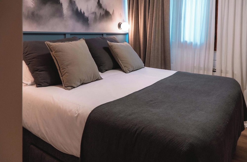 Standard Double or Twin Room photo 2