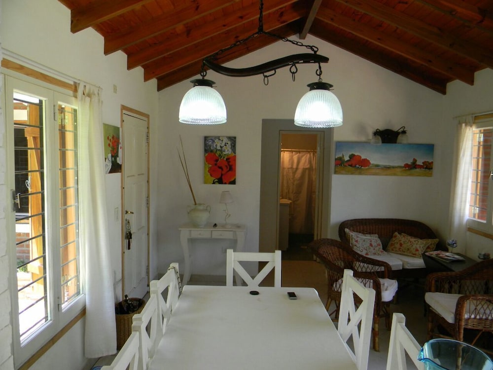House, 2 Bedrooms photo 3