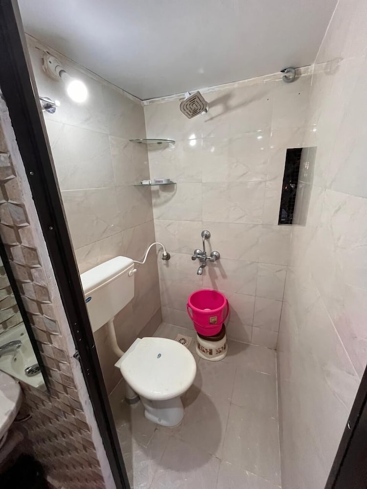 Basic Triple Room photo 2