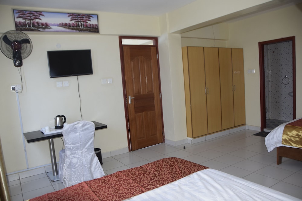 Executive Room, Multiple Beds, Non Smoking, City View (Family Room)