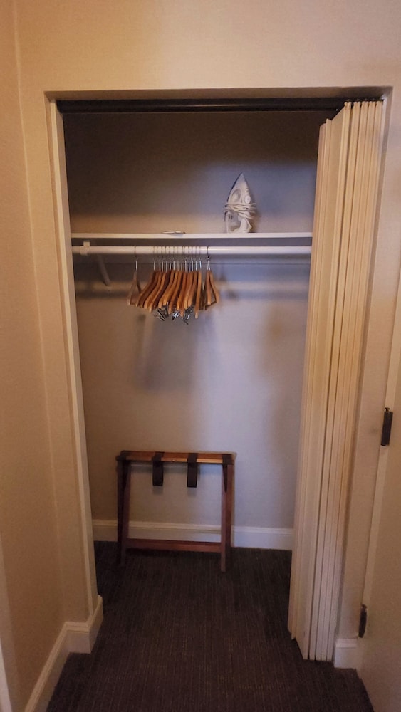 Deluxe Room, 2 Queen Beds - Photo 6