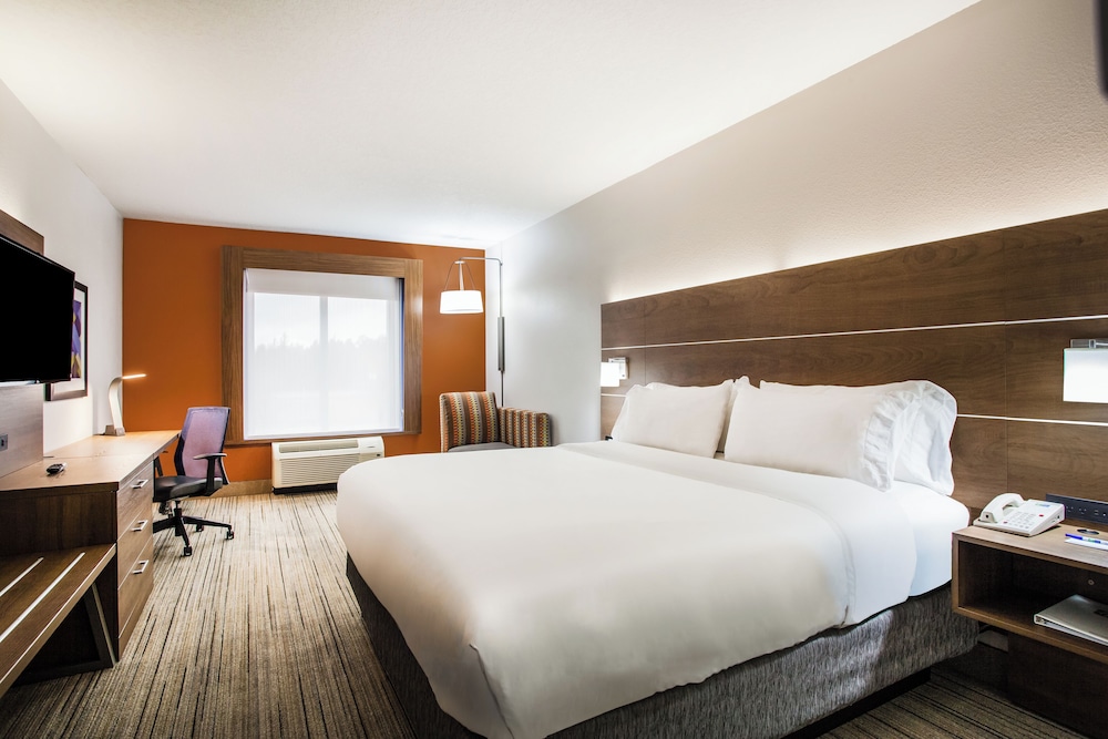 Standard Room, 1 Twin Bed, Jetted Tub - Photo 3