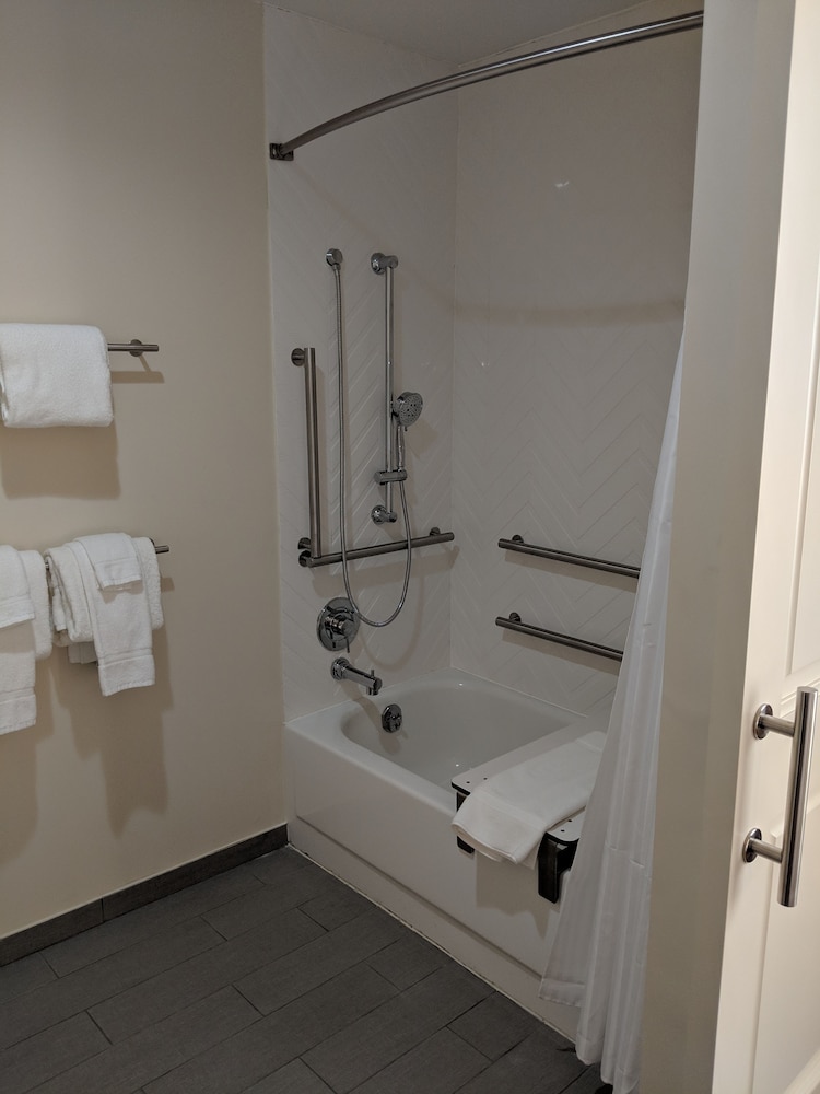 Standard Room, 2 Queen Beds, Accessible (Communications) - Photo 5