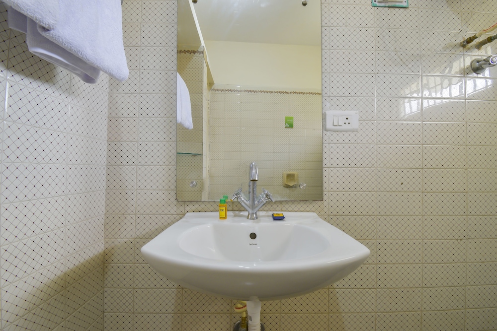 Deluxe Double Room, 1 Double Bed, Non Smoking photo 2