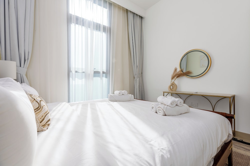 Exclusive Apartment, Balcony, City View photo 3