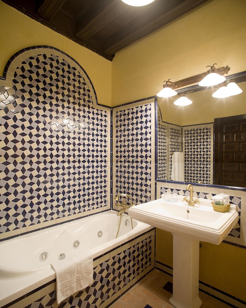 Deluxe Double Room - Photo 6